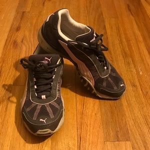 🆑⬇️Puma sneakers 👟 shoes